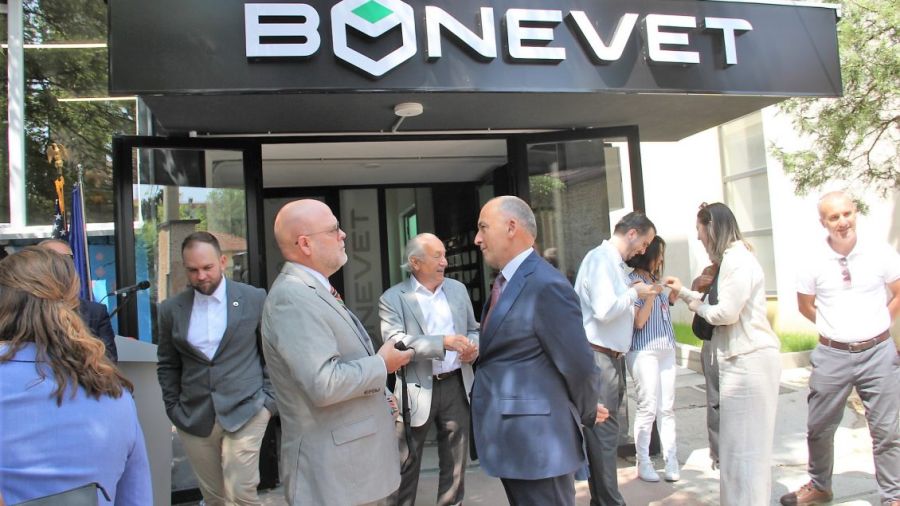 Hovenier: ABD, Gençlerin Kosova'da İş Bulmasında Kararlı