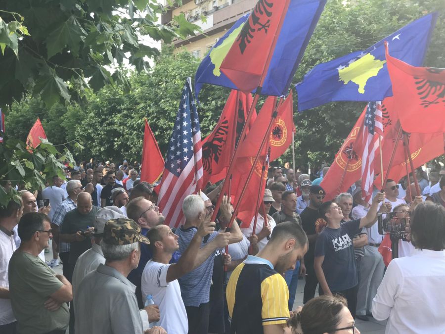 UÇK Gazileri Priştine'de Protesto Düzenledi