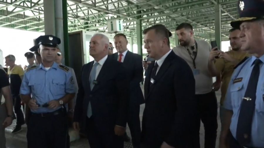 Sveçla ve Balla, Sigorta İçin Sınırda Beklemelere Çözüm Gerektiğini Söyledi