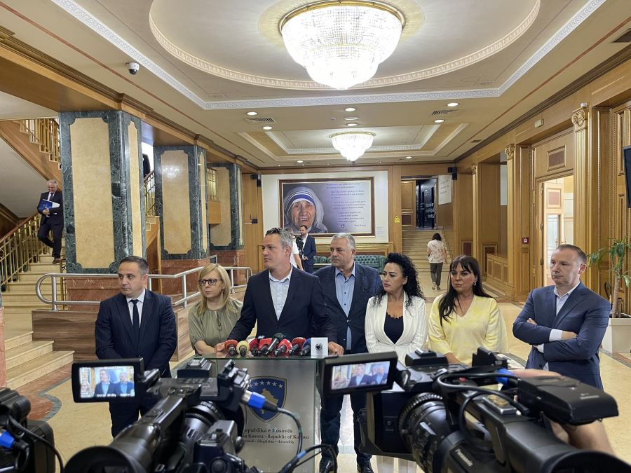 LDK: Kosova, Eylül’de Skandallarla Dolu Bir Hükümetle Devam Edemez
