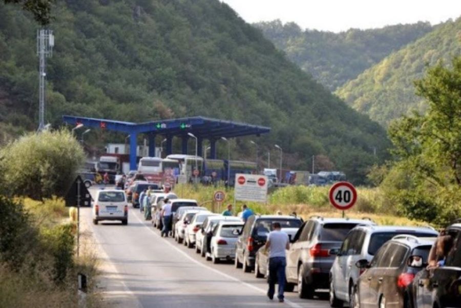 Merdare ve Dheu i Bardhe Sınır Noktalarında Giriş- Çıkışlarda Fazla Bekleme Yok
