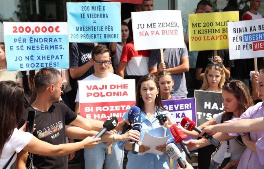 PDK Gençleri, Sanayi ve Ticaret Bakanlığı Önünde Eylem Yaptı