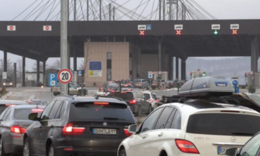 Merdare’de Kosova’dan Çıkışta 2 Saat Bekleniyor