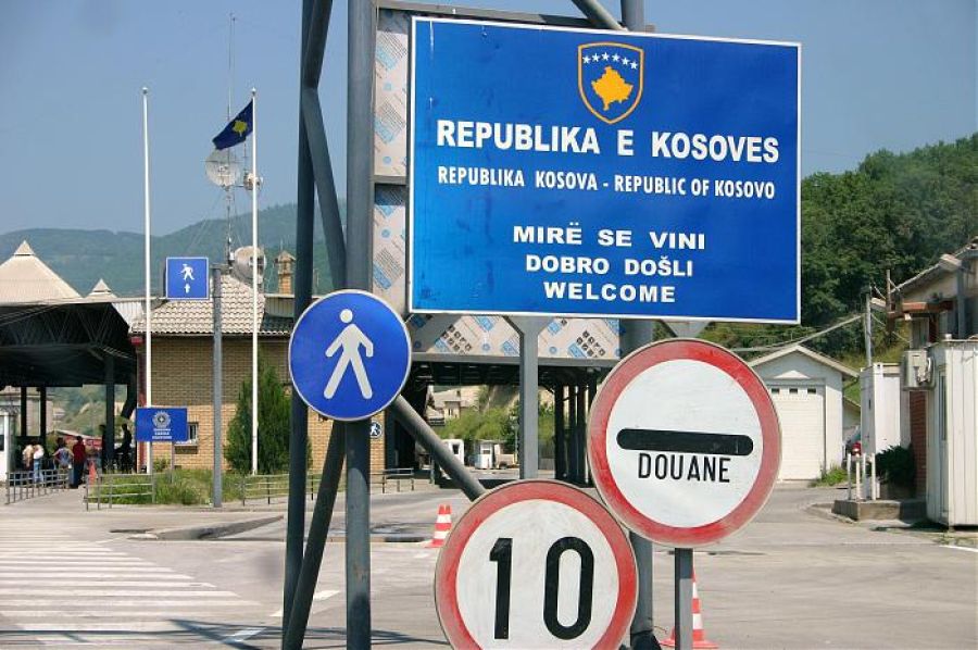Sınır Kapılarında 1 Saat Kadar Bekleniyor