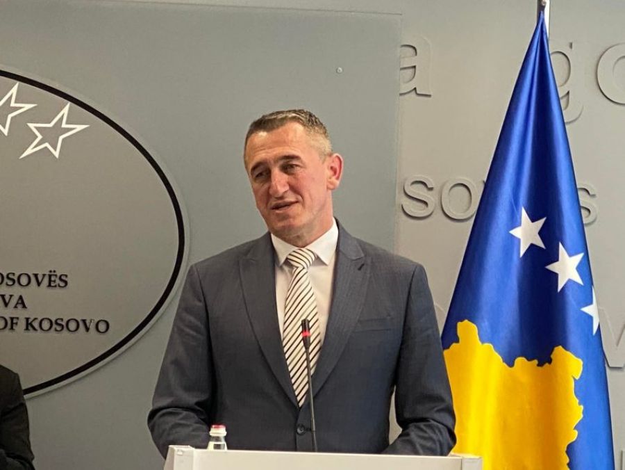 Muhalefet Radomiroviç'i Katliamlara Katılmakla Suçluyor, Bakan Raşiç ise İddialara İftira Diyor