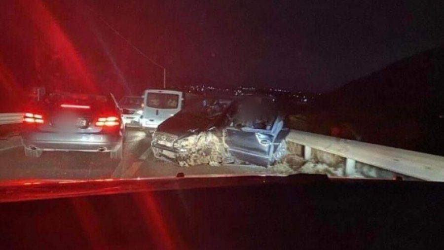 Priştine - Gilan Yolunda 4 Araç Birbirine Girdi, 14 Yaralı