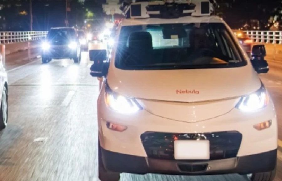 İnternet bağlantıları kesilen robot taksiler, kaosa neden oldu
