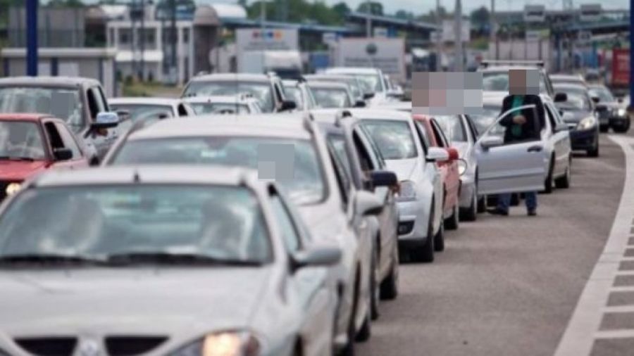 Merdare’de Tekrar Uzun Kuyruklar ve Beklemeler Beş Saat