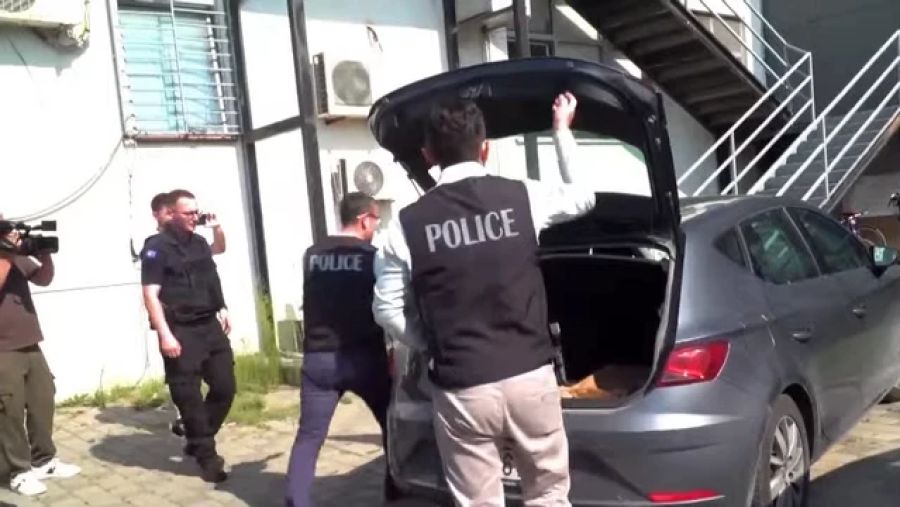 Muhalefet, Hükümeti Adalete Müdahale Etmekle Suçluyor