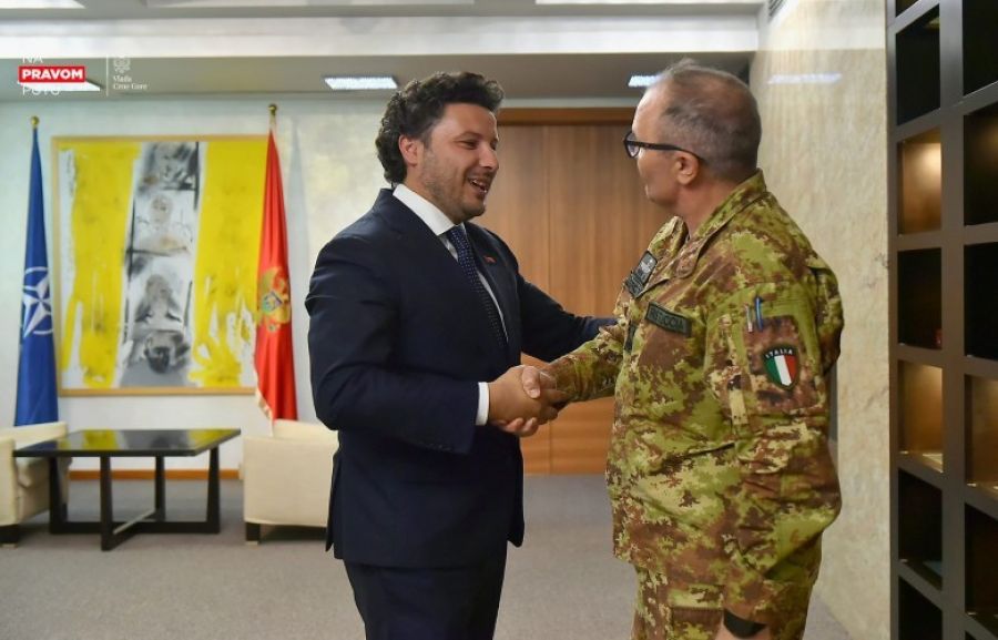 Abazoviç, KFOR Komutanı ile Bir Araya Geldi