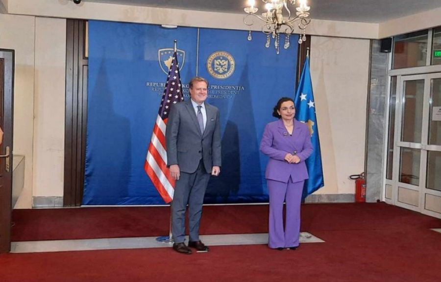 Osmani, Amerikan Kongre Üyesini Kabul Etti
