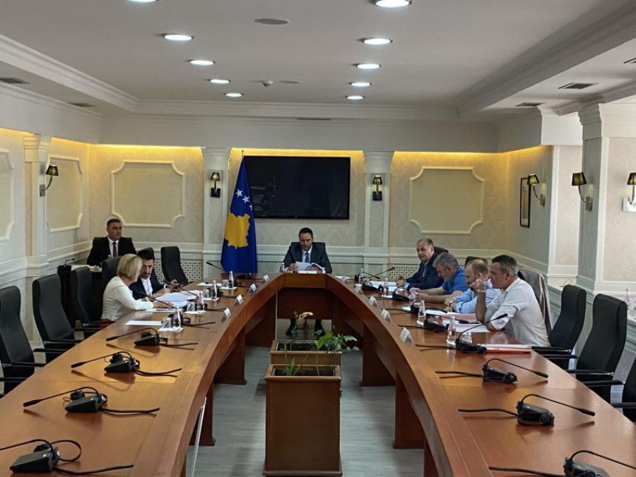Kosova Meclisi Pazartesi İşe Dönüyor