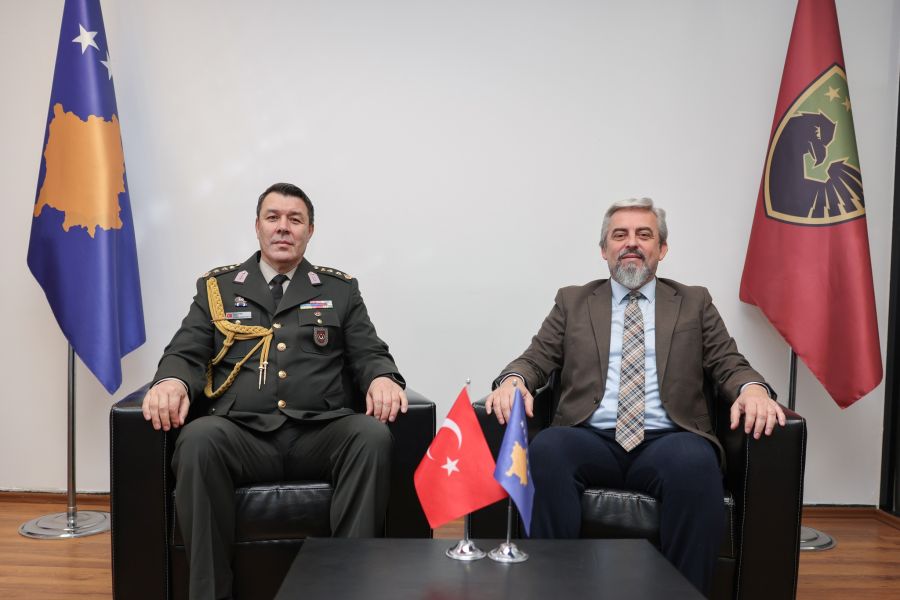 Savunma Bakanı Yardımcısı Kervan, Türkiye Askeri Ataşesi Türk ile Görüştü