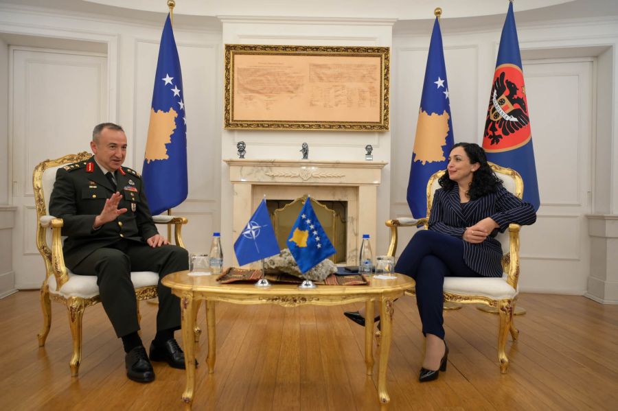 Osmani, KFOR’un Yeni Komutanı Ulutaş’ı Kabul Etti