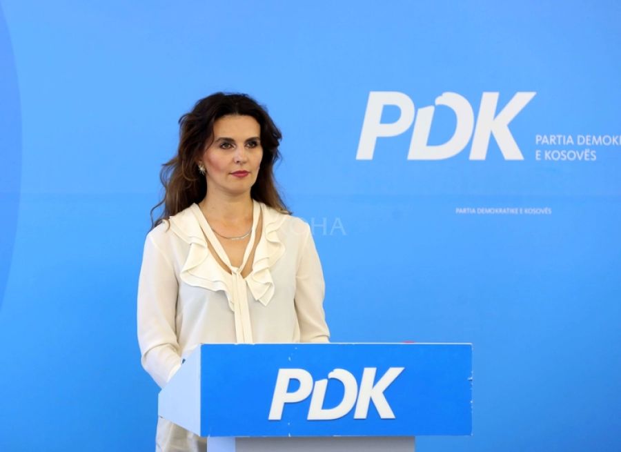 Kurti'nin Maceracı Yaklaşımıyla, Kosova Diyaloga İlk Kez  Yaptırımlarla Katılıyor