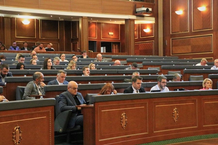 Hükümet, Anayasa’ya Aykırı Kanunları Çıkarmakla Suçlanıyor