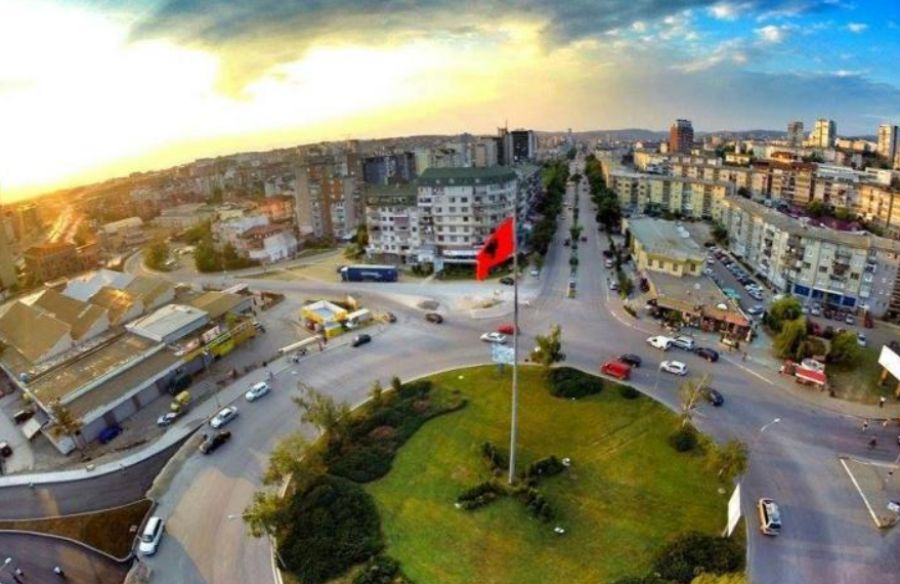 Priştine’nin Meydanı Cuma Günü Bayrak Çemberine Kadar Kapatılacak