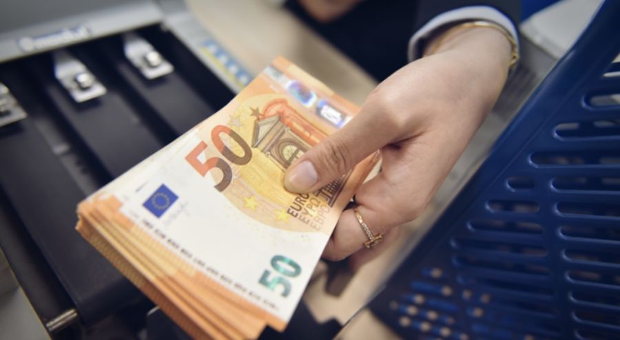 Kosovalıların Bankalardaki Mevduatı 5,83 milyar Euro'ya Ulaştı