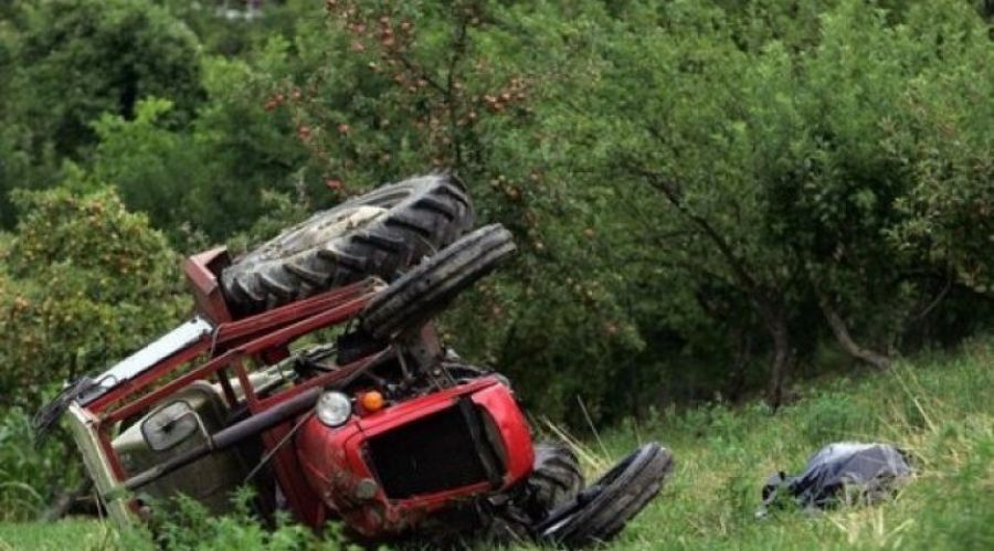 Novobırda'da Traktörle Çalışırken İki Kişi Hayatını Kaybetti