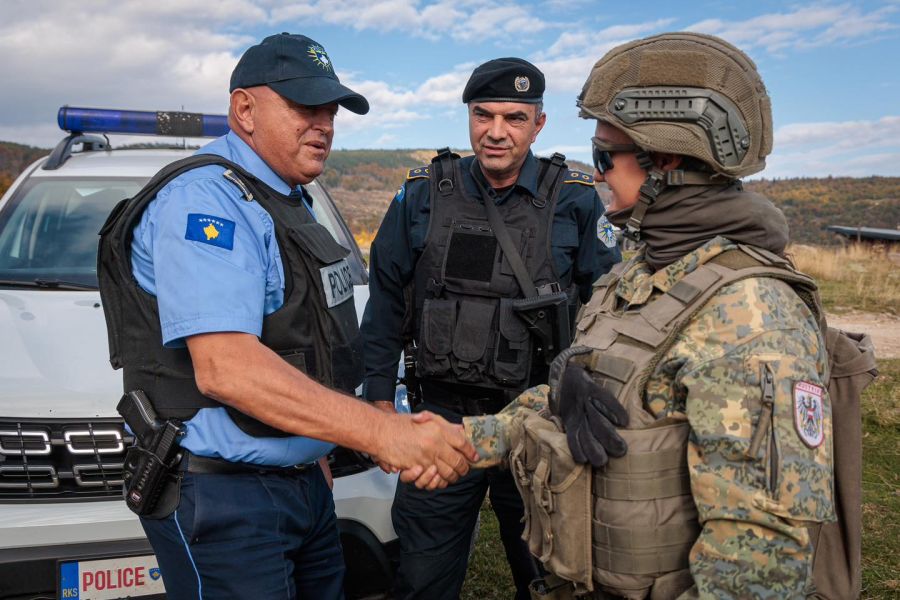 KFOR ve Kosova Polisinin Sınırda Ortak Devriyesi