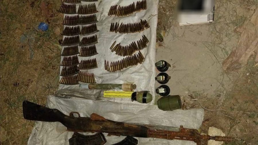 Polis Prelluzha Köyünde Patlayıcılar, Silah ve Mühimmatlara El Koydu