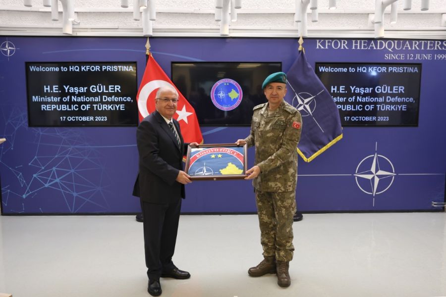 Bakan Güler, KFOR Barış Gücü'nü Ziyaret Etti