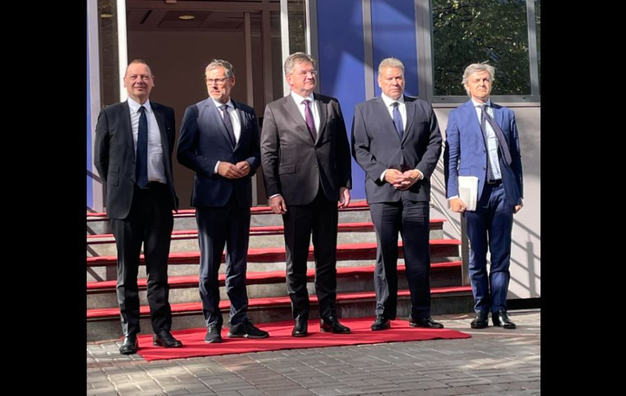 Batılı Diplomatlar Priştine’de