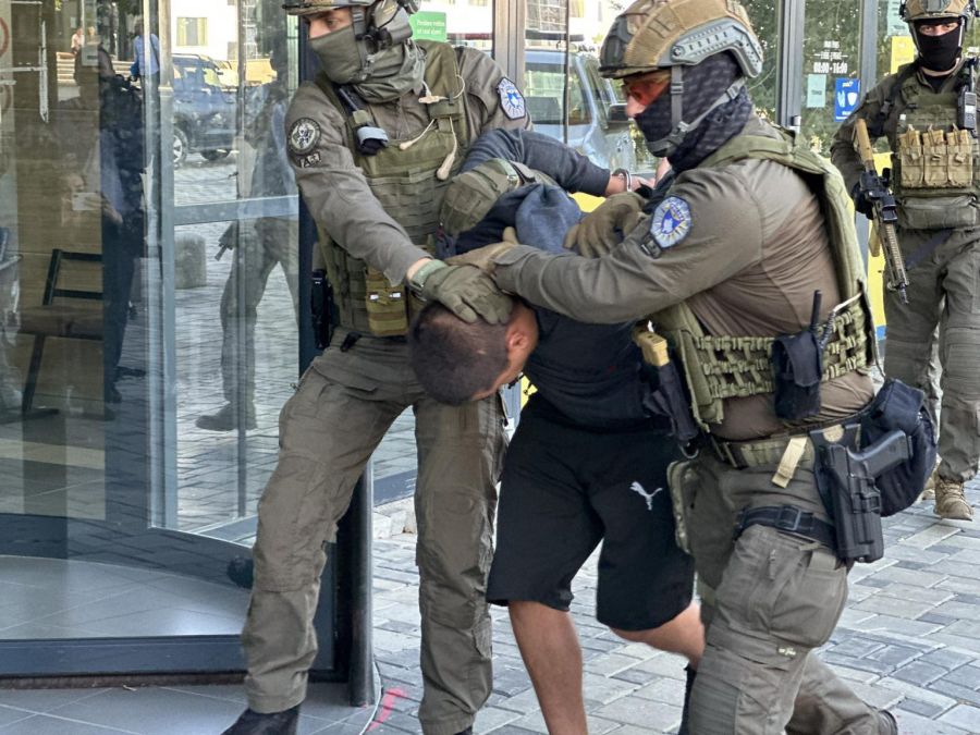Banjska'daki Terör Saldırısı Zanlılarının Gözaltı Süreleri İki Ay Daha Uzaltıldı