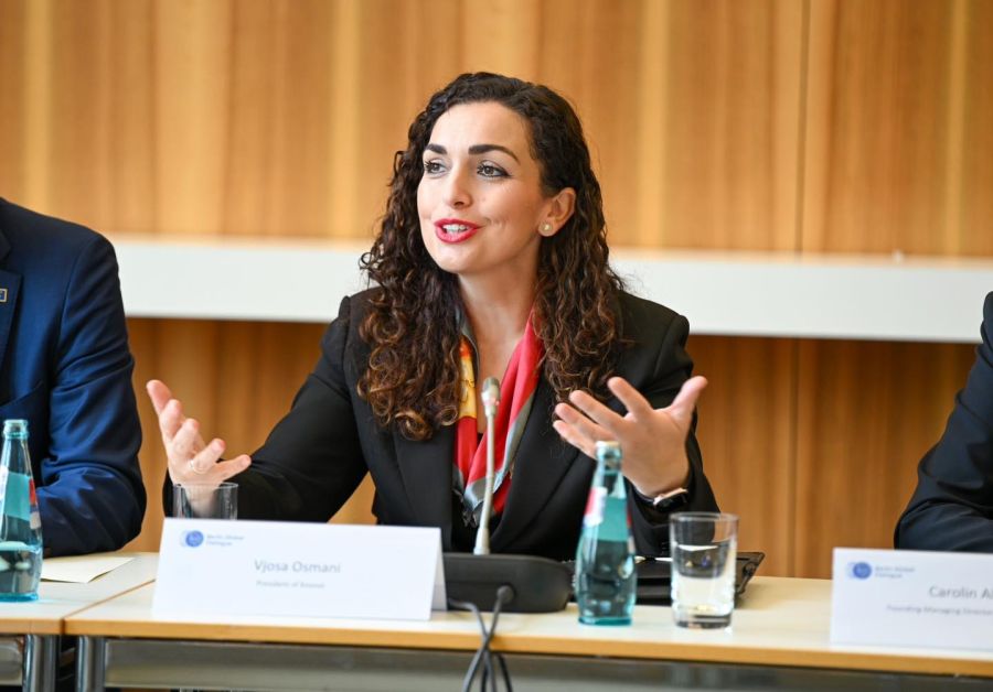 Osmani, Berlin’de Dünya İş Liderlerine Kosova’nın Yatırım Potansiyelini Tanıttı