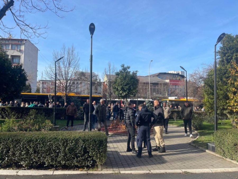 Priştine’de Toplu Taşıma Protestosu Bugün de Devam Ediyor