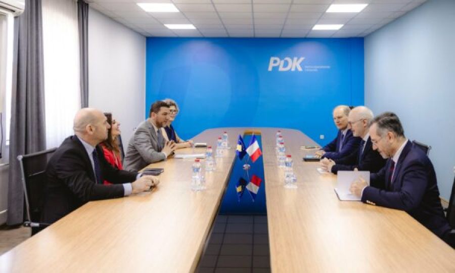 Troccaz, Krasniqi ve Haradinaj ile Görüştü