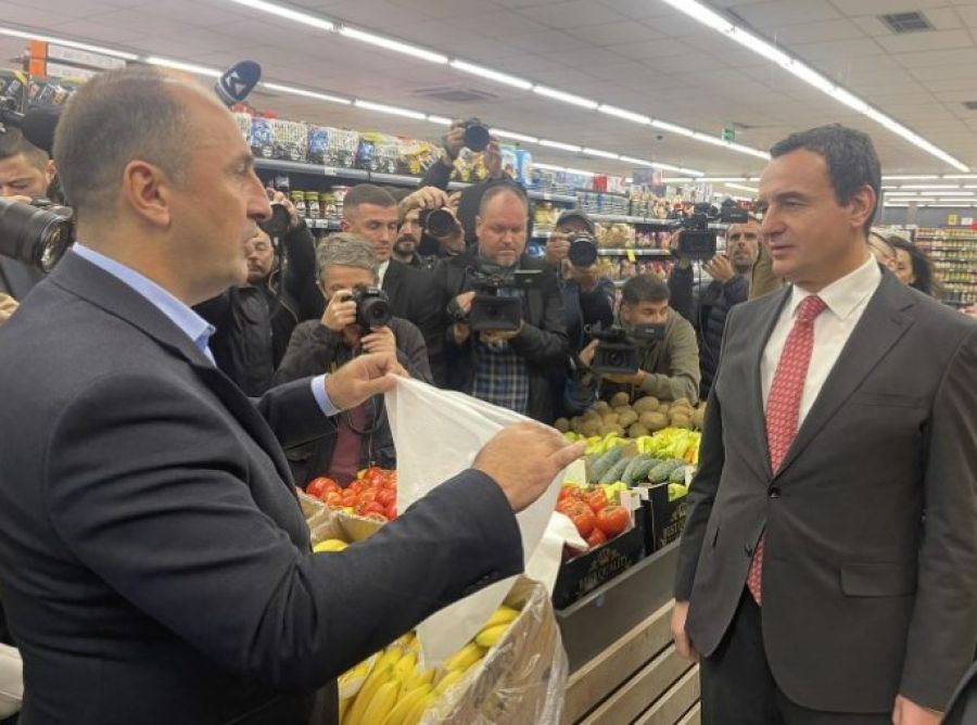 Kurti ve Aliu Plastik Poşetlerin Kullanılmamasını Teşvik Ettiler
