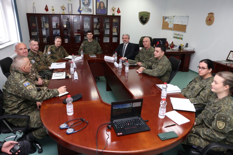 Savunma Bakanı Yardımcısı Kervan,  KGG’nin Gilan’daki  Alayı’nı Ziyaret Etti