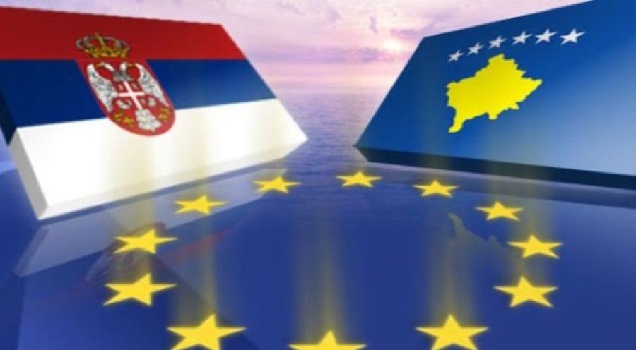 AB, Kosova ve Sırbistan'ı Anlaşmaları Uygulamamakla Eleştiriyor