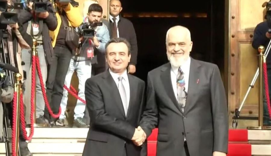  Kurti, Büyüme Planı Zirvesi'nde Rama Tarafından Karşılandı