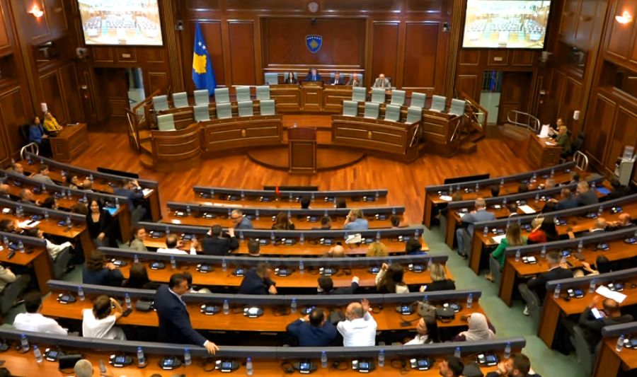Kosova Meclisi 2025’te Neredeyse Hiç Çalışmadı Ama Milyonlarca Euro Harcadı