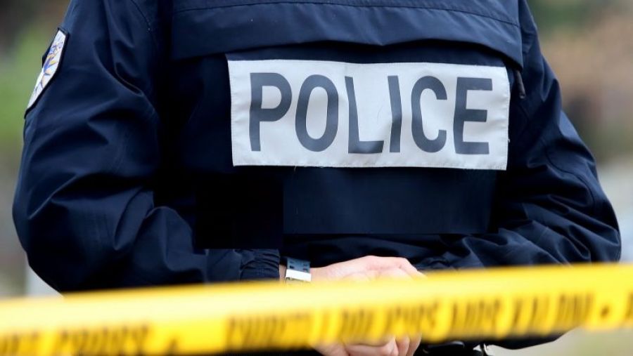Priştine'de El Bombası Patladı, Bir Araç Hasar Gördü