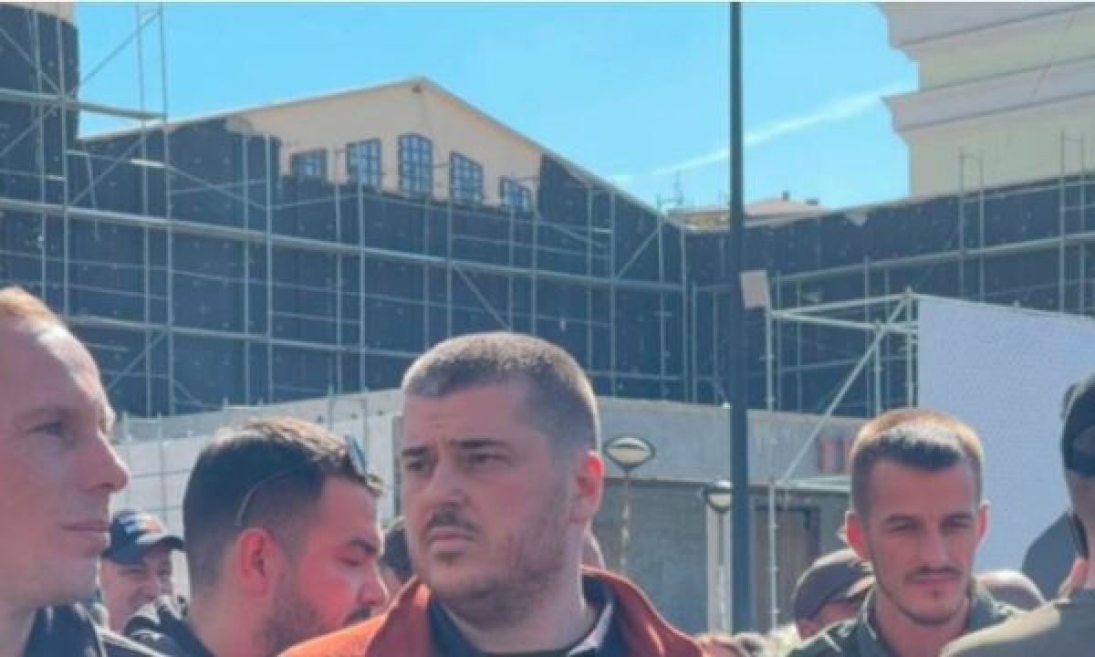 Dün Gözaltına Alınan Thaçi’nin Yeğeni Bugün Protestoda Yeniden Görüntülendi