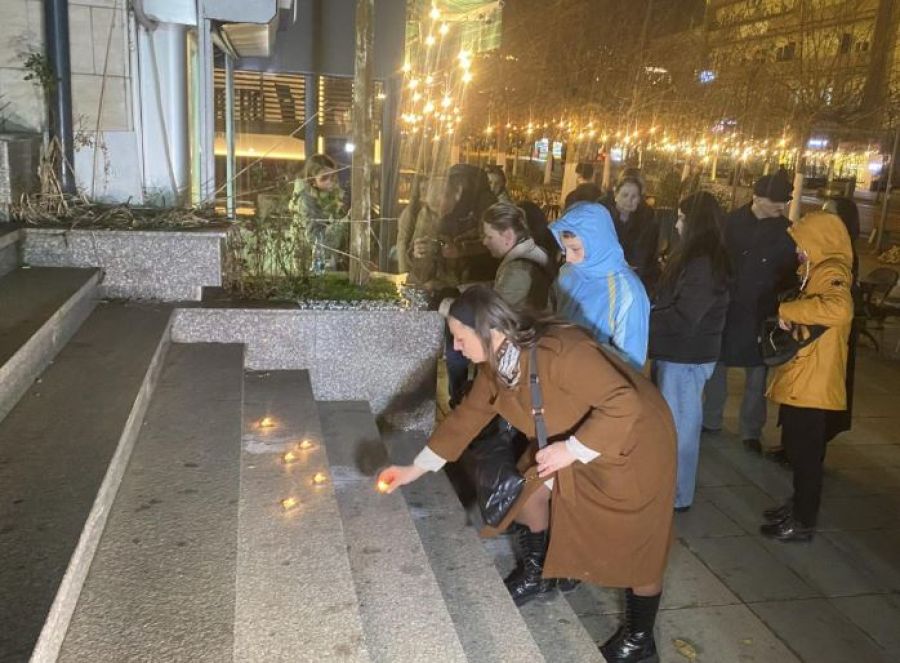 Priştine’de Liridona Ademaj Anısına Mumlar Yakıldı