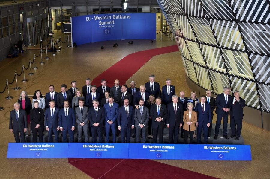 Zirve’den Brüksel Anlaşmasının Uygulanmasına Çağrı