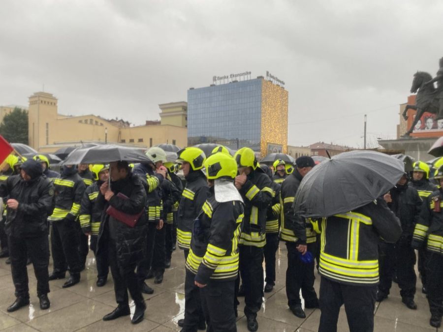 İtfaiyeciler Yine Protestoda