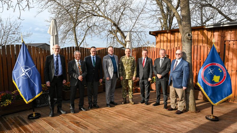 KFOR Komutanı, Quint Büyükelçileriyle Kosova’da Güvenlik Durumu Görüştü