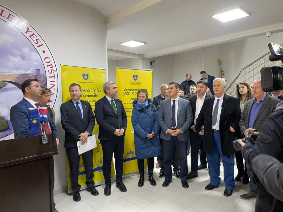 AB Büyükelçisi Szunyog Mamuşa’yı Ziyaret Etti