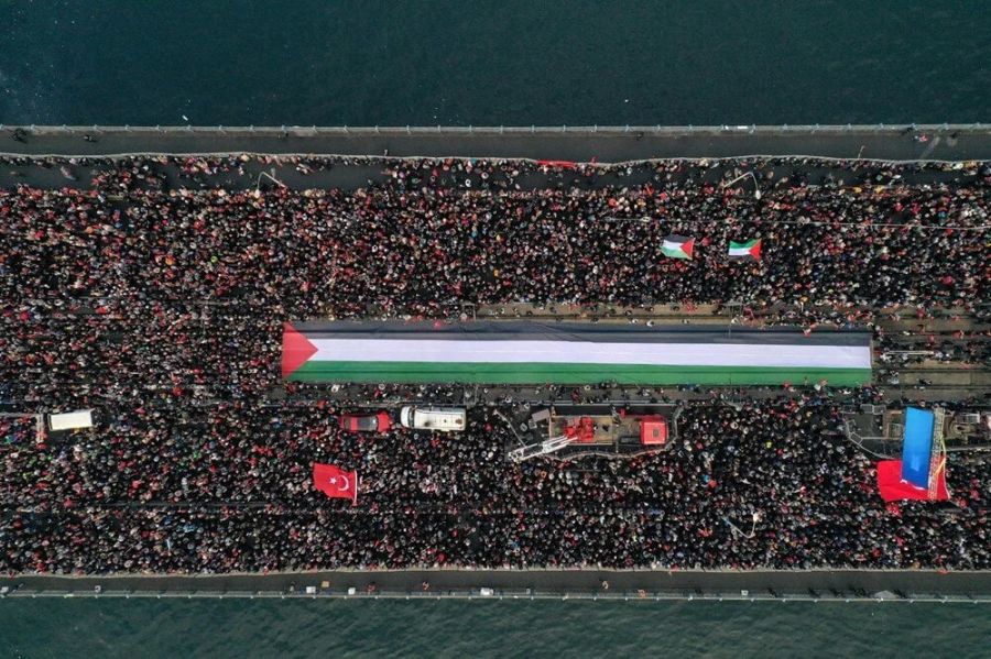 İstanbul'da şehitler ve Gazze için yürüyüş