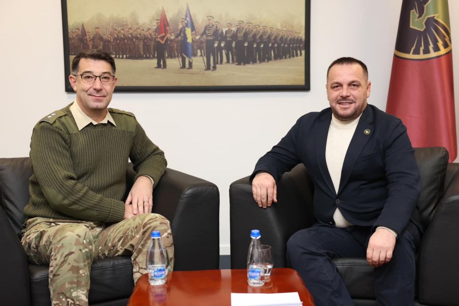 İngiltere, Savunma Bakanlığı ve KGG Personeline Vizeleri Kaldırdı