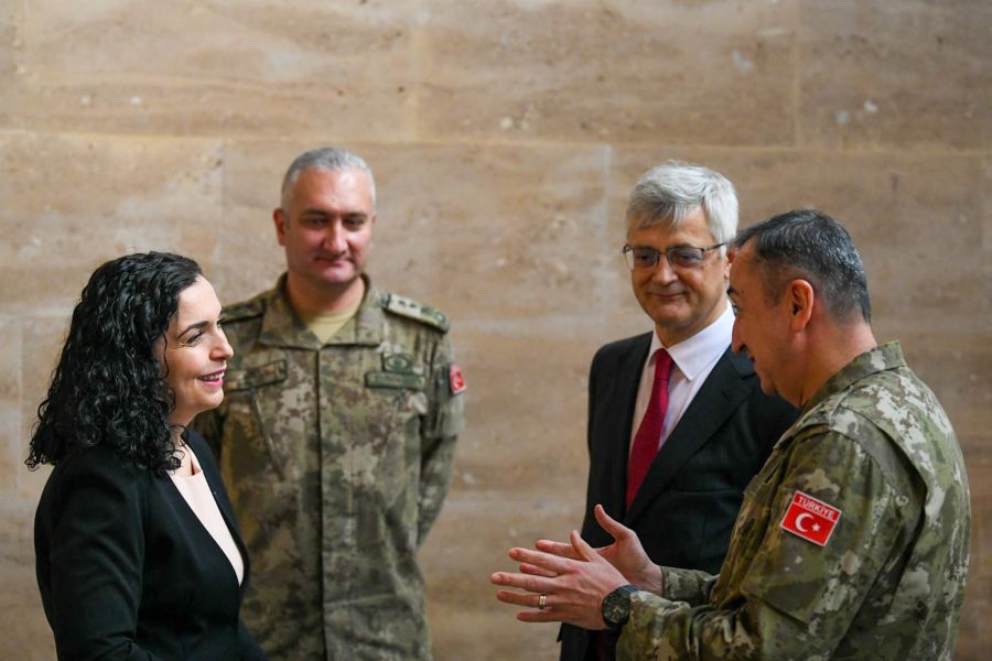 Osmani ve KFOR Komutanı Ulutaş Güvenlik Durumu Görüştü