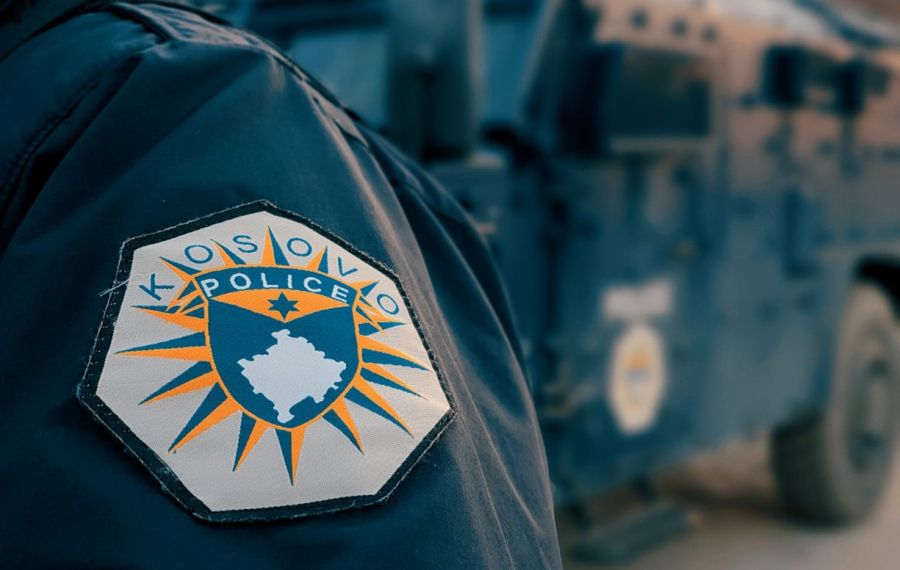 Zveçan’da Bir Depoya Polis Baskını