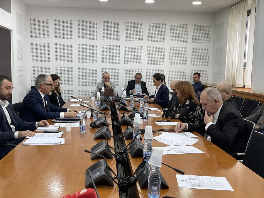 Vitia, Doktorların Ülkeyi Terk Etmesinden Endişeli