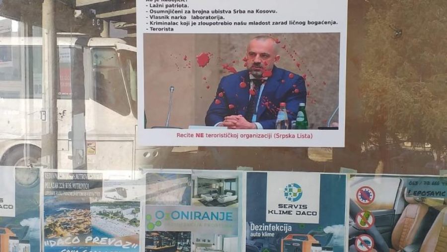 Kuzeyde Katil ve Sahte Vatansever Radoiçiç Posterleri