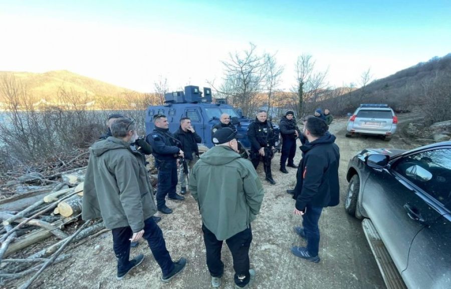 Emniyet Müdürleri ve Bakanlar Kuzeyde Sınır Bölgelerini Ziyaret Etti